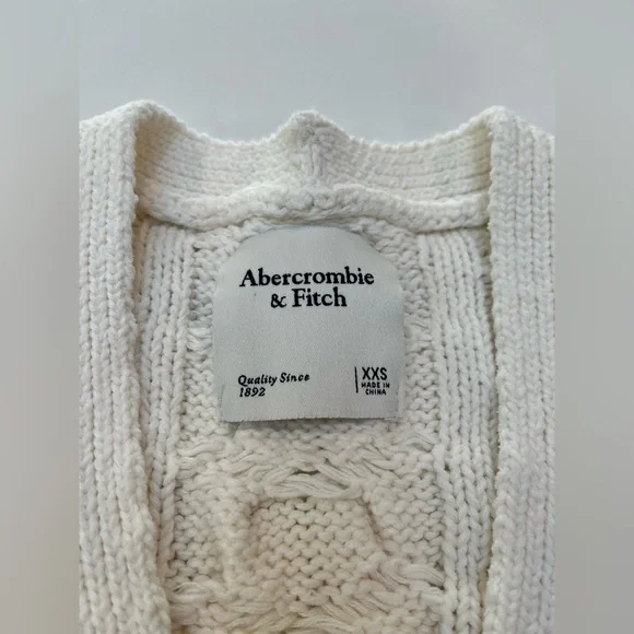 NWOT never worn abercrombie cropped cardigan sweater beige w pearl buttons XXS - Picture 6 of 9